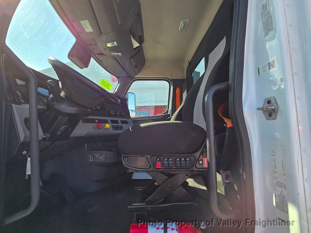 2020 Freightliner Cascadia 126