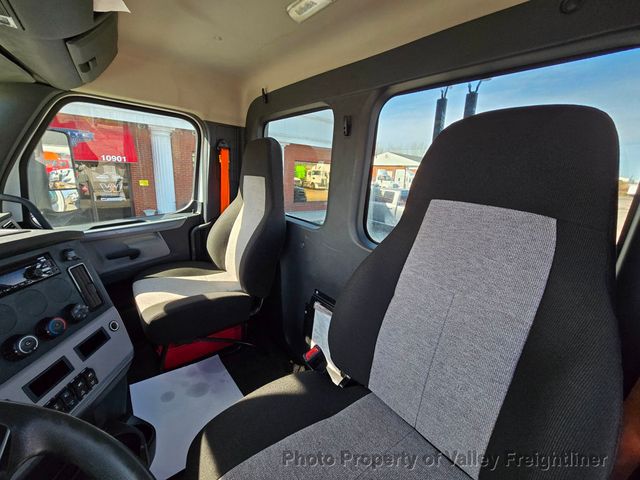 2020 Freightliner Cascadia 126