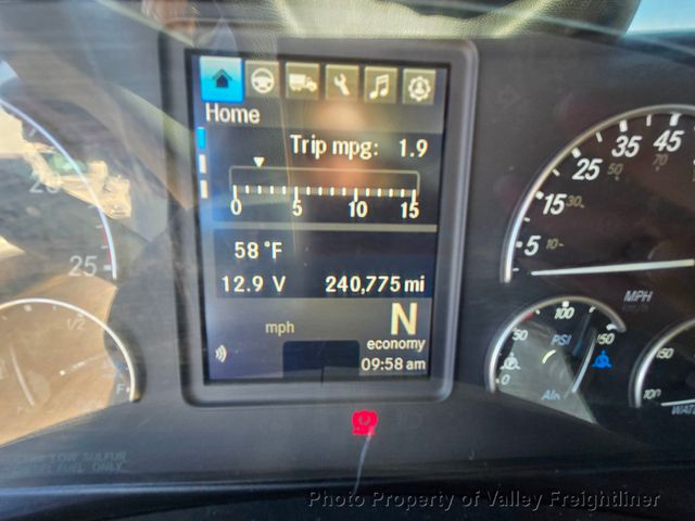 2020 Freightliner Cascadia 126