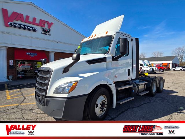2020 Freightliner Cascadia 126