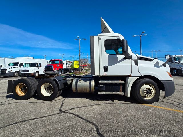 2020 Freightliner Cascadia 126