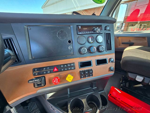 2022 Freightliner Cascadia 126