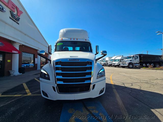 2022 Freightliner Cascadia 126