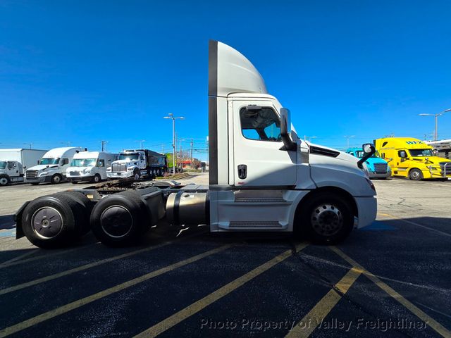 2022 Freightliner Cascadia 126