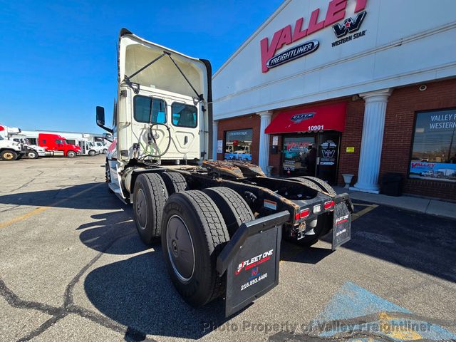 2022 Freightliner Cascadia 126