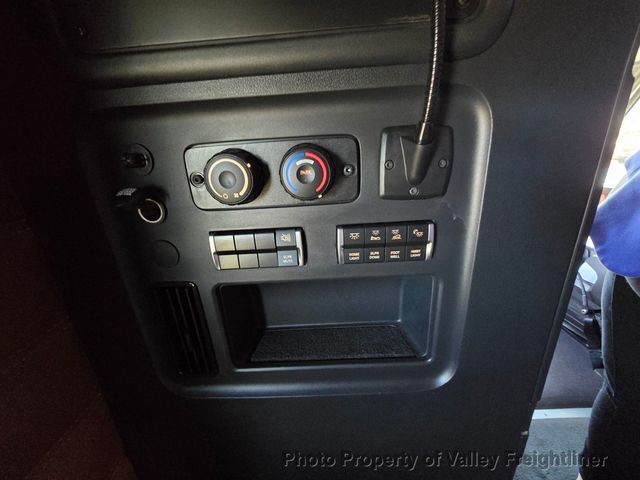 2023 Freightliner Cascadia 126