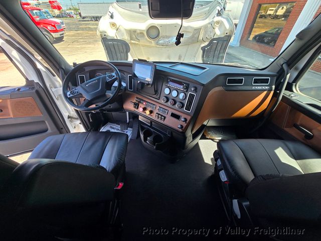 2023 Freightliner Cascadia 126