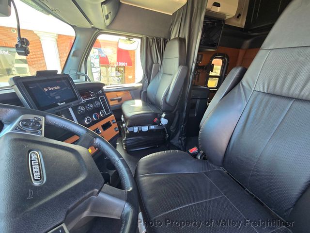 2023 Freightliner Cascadia 126