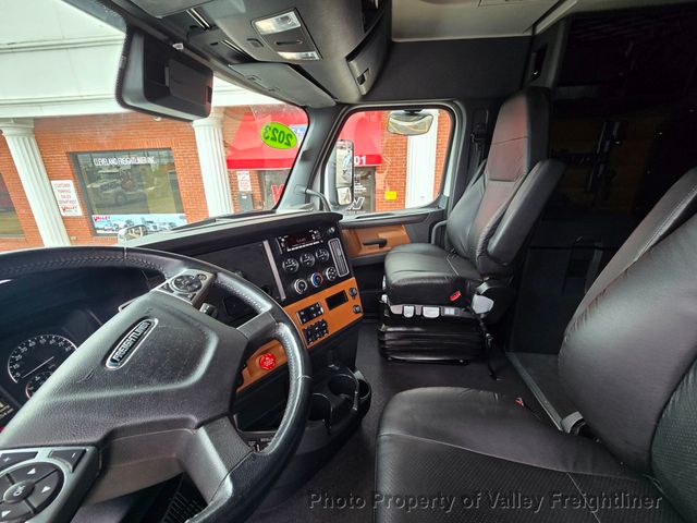 2023 Freightliner Cascadia 126