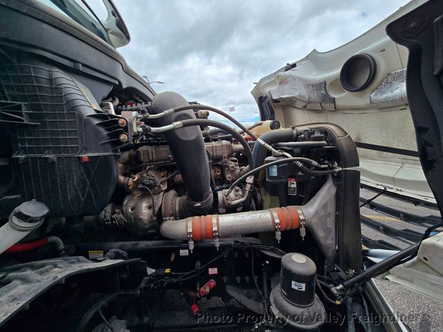 2023 Freightliner Cascadia 126
