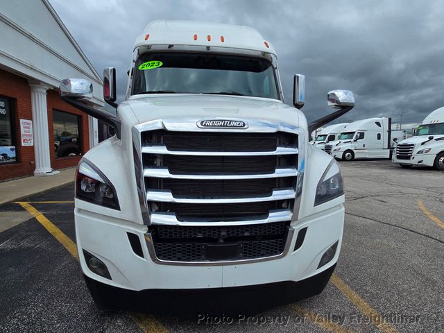 2023 Freightliner Cascadia 126