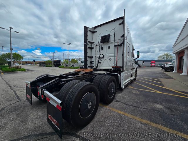 2023 Freightliner Cascadia 126