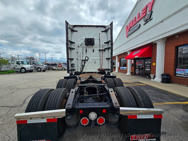 2023 Freightliner Cascadia 126