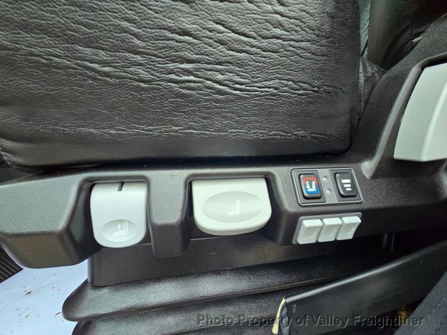 2023 Freightliner Cascadia 126