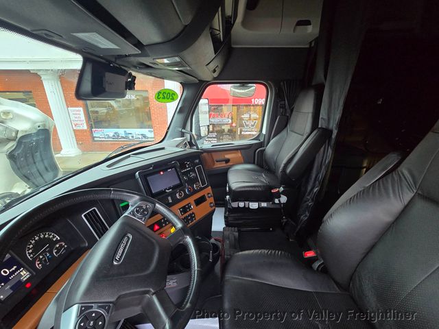 2023 Freightliner Cascadia 126