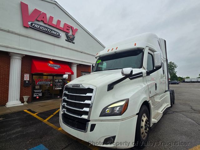2023 Freightliner Cascadia 126