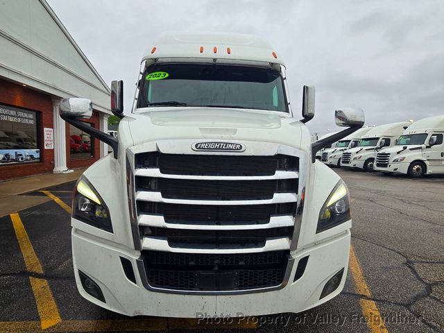2023 Freightliner Cascadia 126