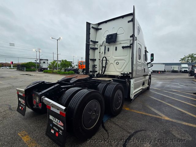 2023 Freightliner Cascadia 126