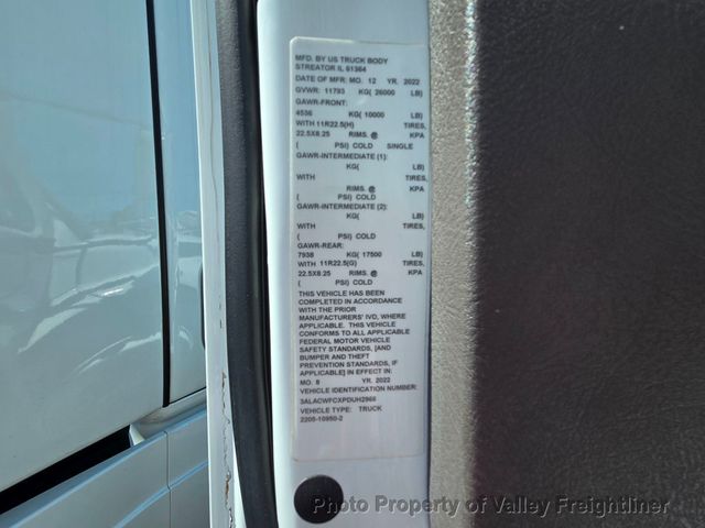 2023 Freightliner M2106
