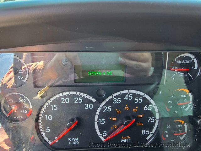 2023 Freightliner M2106