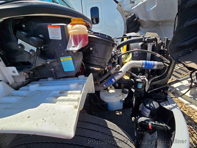2023 Freightliner M2106