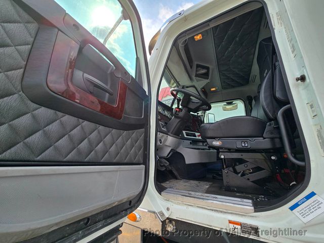 2018 Freightliner 122SD