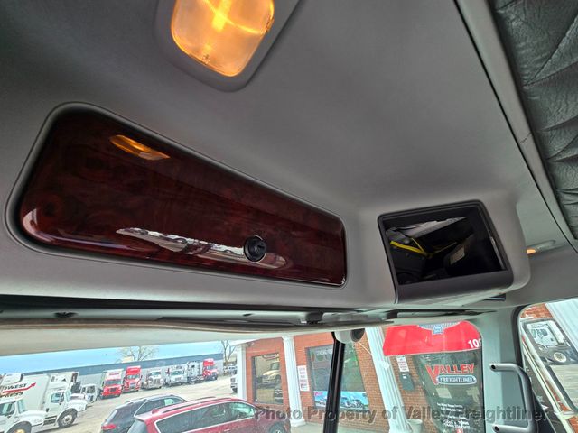 2018 Freightliner 122SD