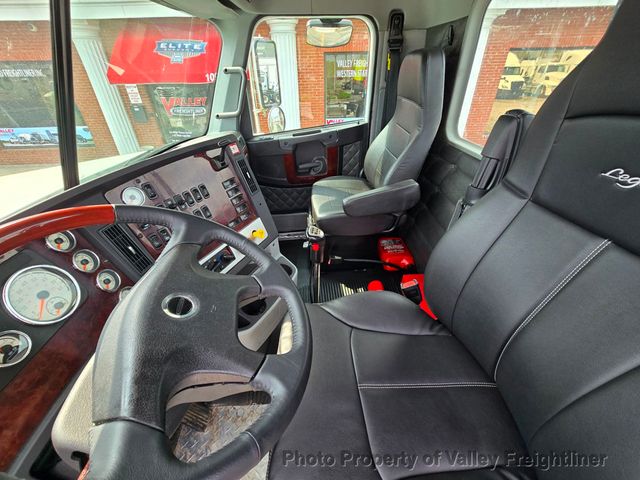 2018 Freightliner 122SD