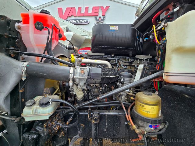 2018 Freightliner 122SD