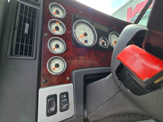 2018 Freightliner 122SD-24