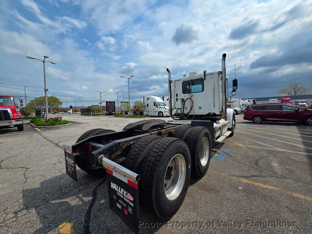 2018 Freightliner 122SD