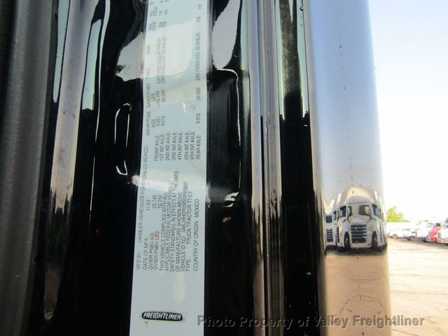 2021 Freightliner Cascadia 126