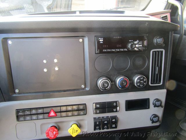 2021 Freightliner Cascadia 126