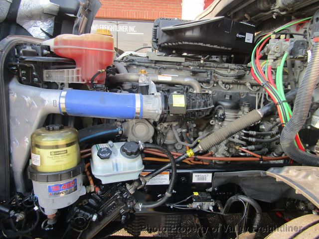 2021 Freightliner Cascadia 126