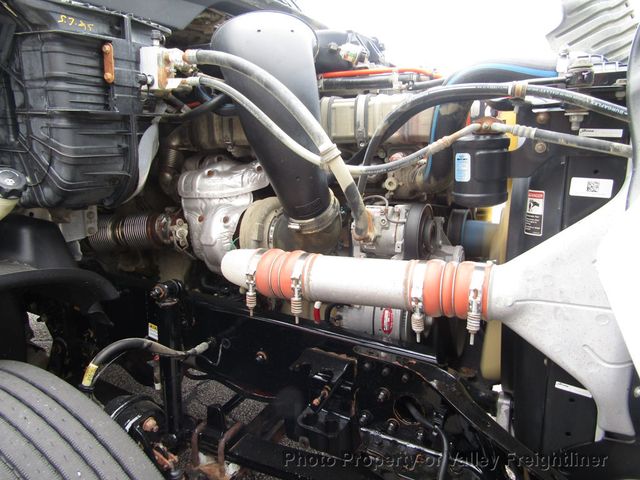 2018 Freightliner CA125SLP