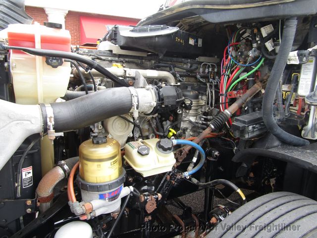 2018 Freightliner CA125SLP