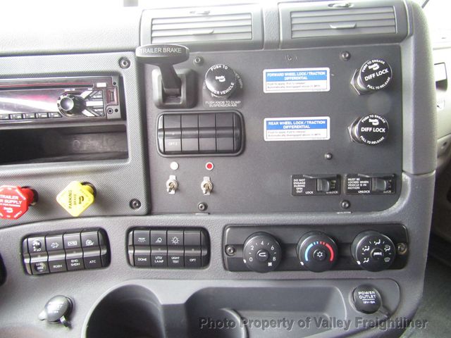 2018 Freightliner CA125SLP
