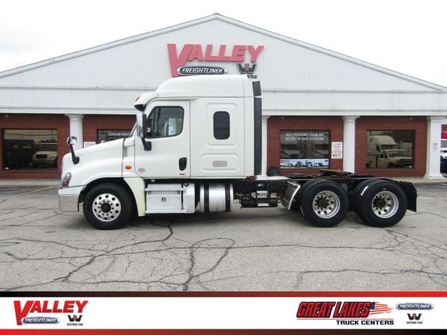 2018 Freightliner CA125SLP