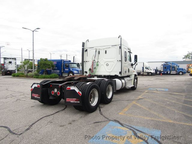 2018 Freightliner CA125SLP
