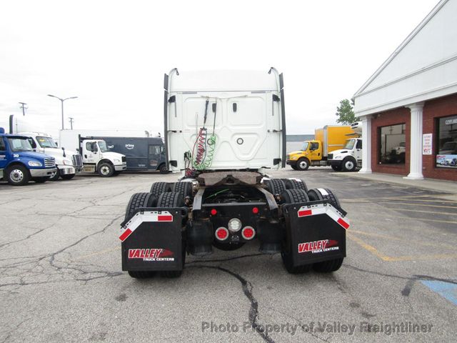 2018 Freightliner CA125SLP