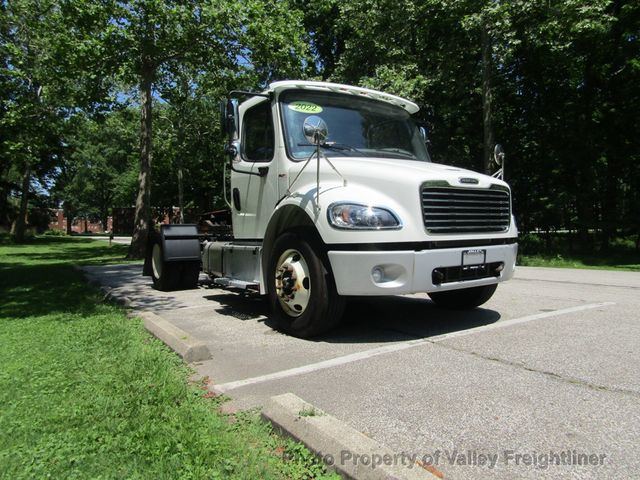 2022 Freightliner M2106