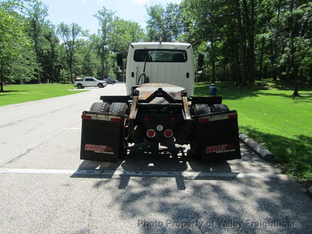 2022 Freightliner M2106