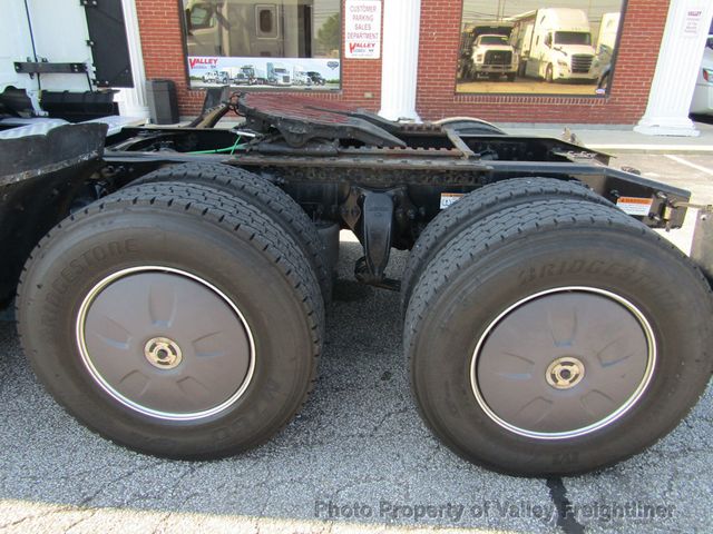 2021 Freightliner Cascadia 126