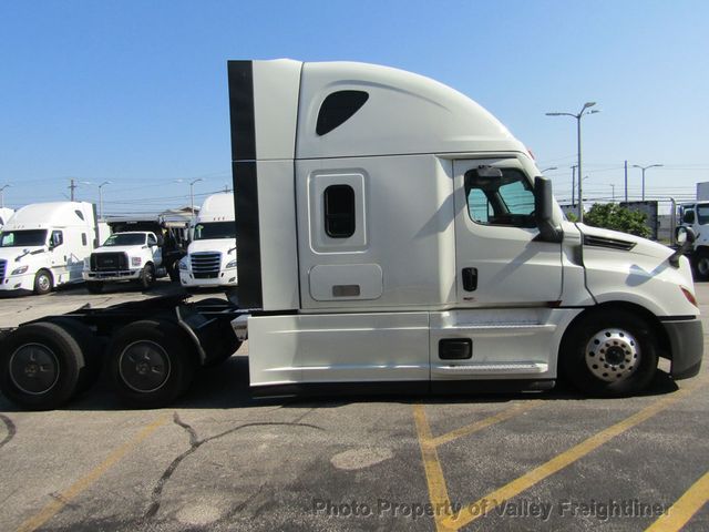 2021 Freightliner Cascadia 126
