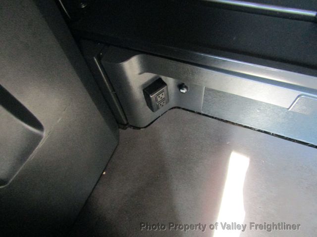 2022 Freightliner Cascadia 126-14