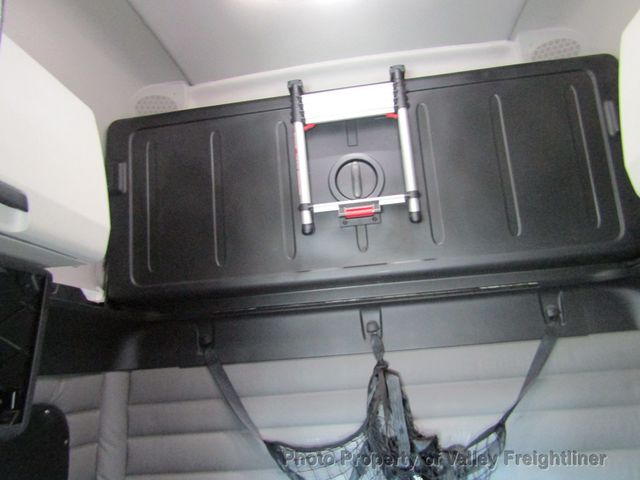 2022 Freightliner Cascadia 126-15