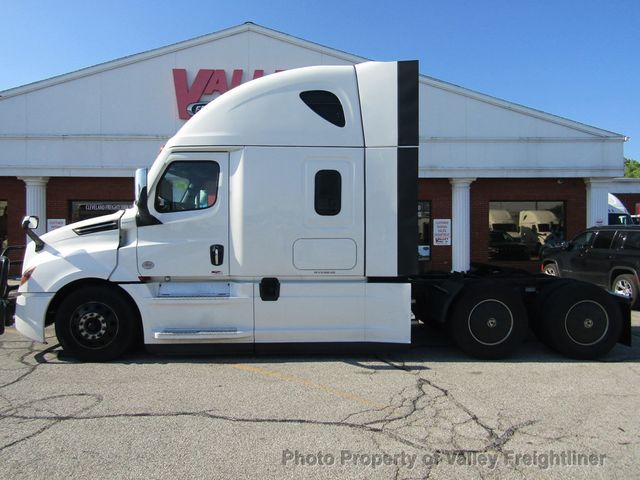 2022 Freightliner Cascadia 126-2