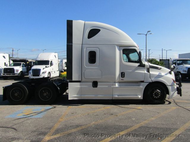2022 Freightliner Cascadia 126-4