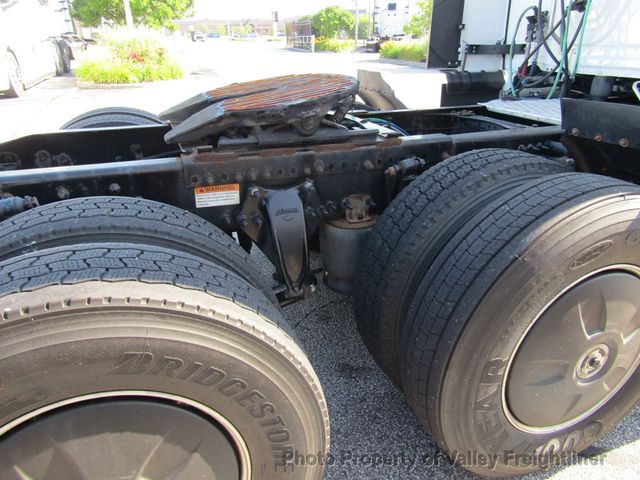 2022 Freightliner Cascadia 126-5