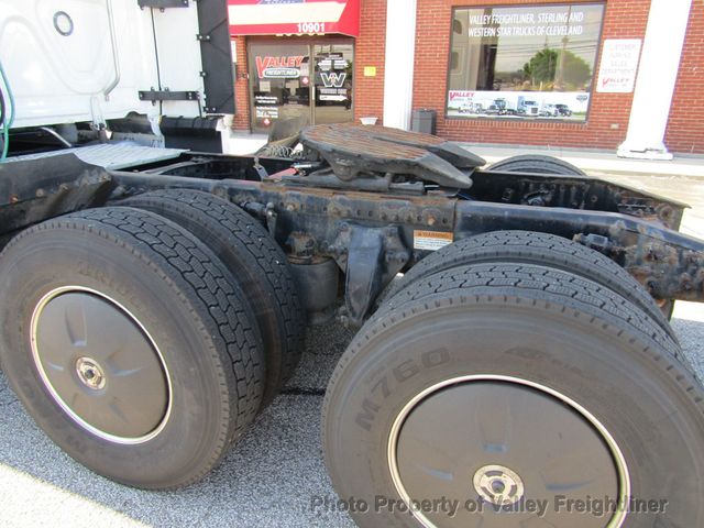 2022 Freightliner Cascadia 126-7